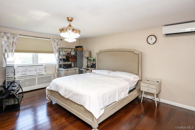844 Hemlock Street, Franklin Square, NY 11010