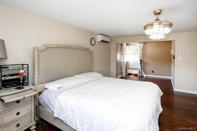 844 Hemlock Street, Franklin Square, NY 11010