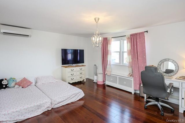 844 Hemlock Street, Franklin Square, NY 11010