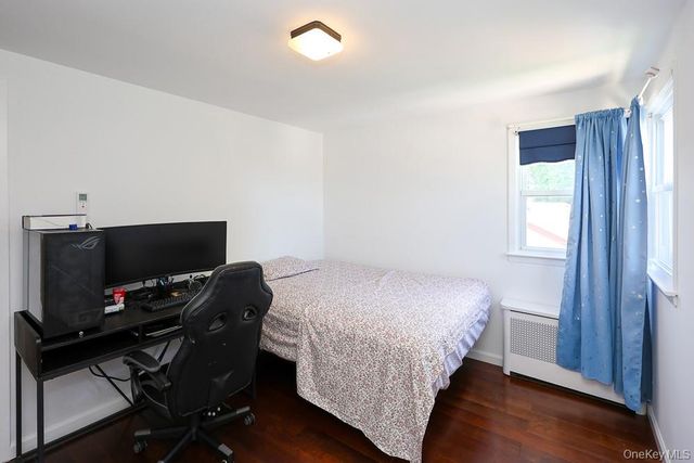 844 Hemlock Street, Franklin Square, NY 11010