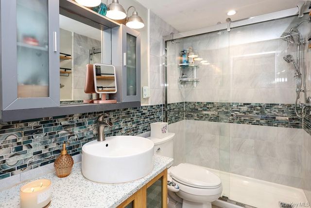 844 Hemlock Street, Franklin Square, NY 11010