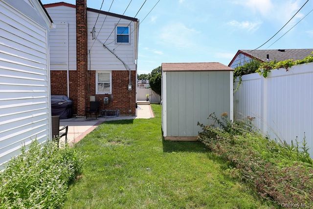 844 Hemlock Street, Franklin Square, NY 11010