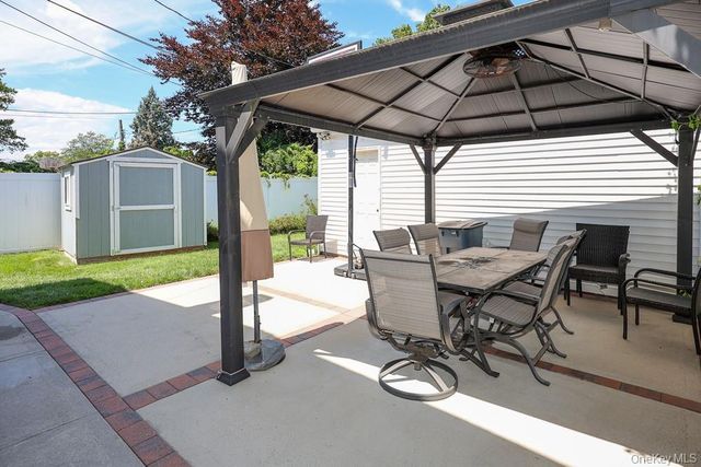 844 Hemlock Street, Franklin Square, NY 11010