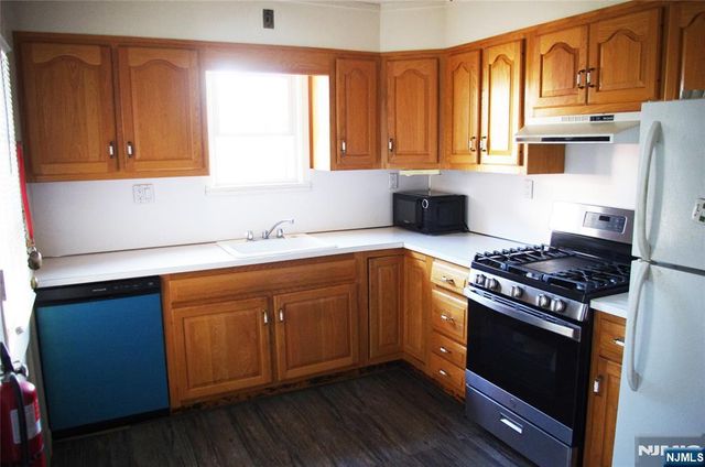 129 River Drive B, Elmwood Park, NJ 07407