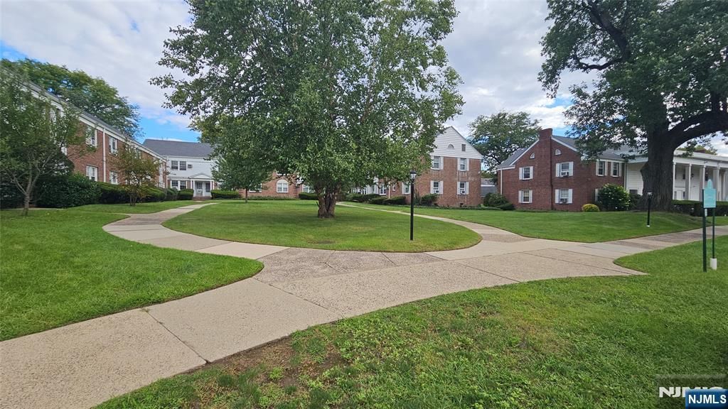 129 River Drive B, Elmwood Park, NJ 07407
