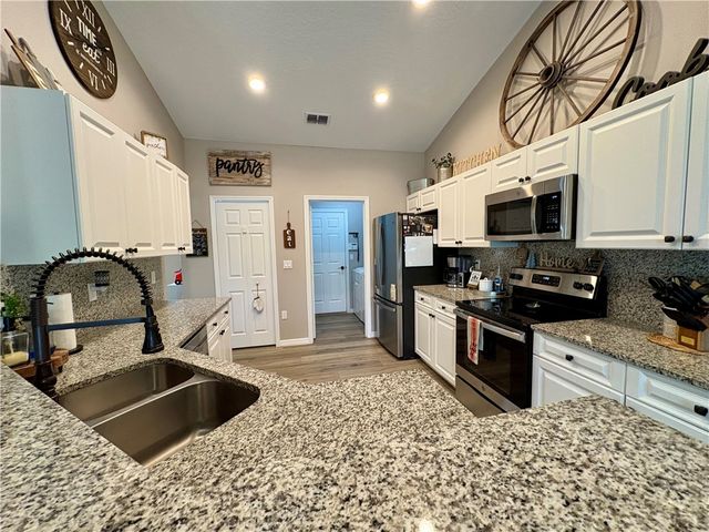 8425 105th Avenue, Vero Beach, FL 32967