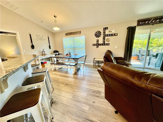 8425 105th Avenue, Vero Beach, FL 32967