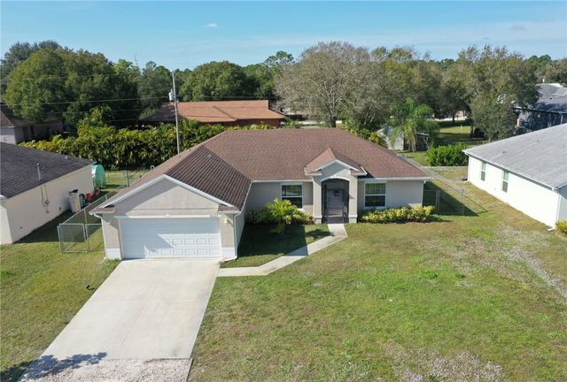 8425 105th Avenue, Vero Beach, FL 32967