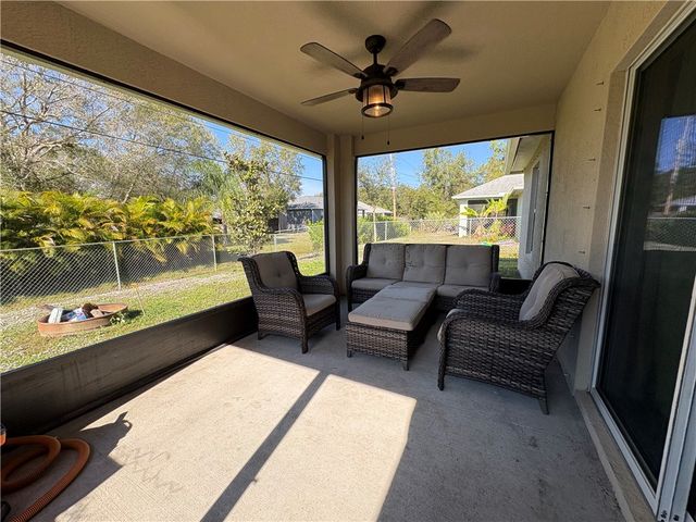 8425 105th Avenue, Vero Beach, FL 32967