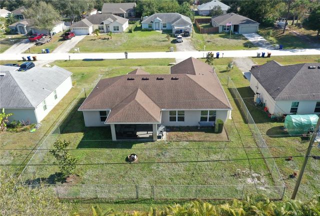 8425 105th Avenue, Vero Beach, FL 32967