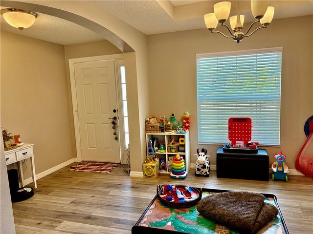 8425 105th Avenue, Vero Beach, FL 32967