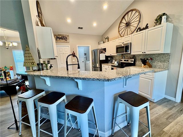 8425 105th Avenue, Vero Beach, FL 32967