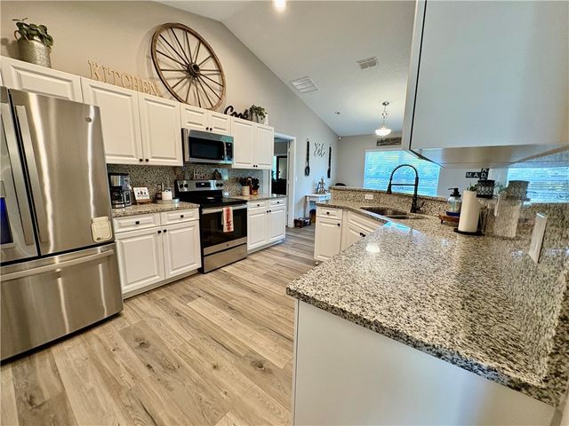 8425 105th Avenue, Vero Beach, FL 32967