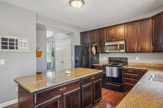 3163 Autumn Applause Drive, Lewis Center, OH 43035