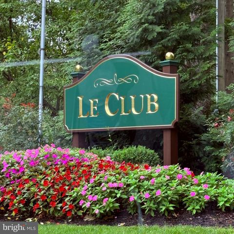 244 EVERLY CT, Mount Laurel, NJ 08054