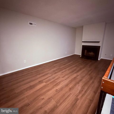 244 EVERLY CT, Mount Laurel, NJ 08054