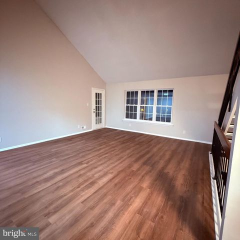 244 EVERLY CT, Mount Laurel, NJ 08054