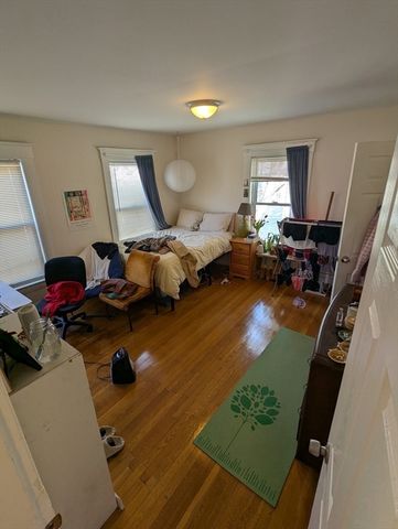 14 Market St 2, Cambridge, MA 02139
