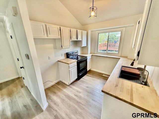 7106 S 145th Street, Omaha, NE 68138