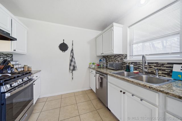 14768 S Yukon Avenue, Glenpool, OK 74033