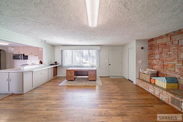 2955 S Central Avenue, Ammon, ID 83402