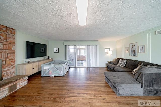 2955 S Central Avenue, Ammon, ID 83402