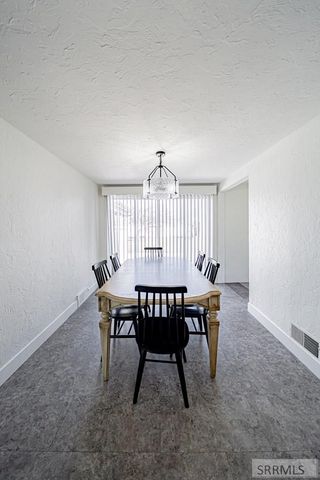 2955 S Central Avenue, Ammon, ID 83402