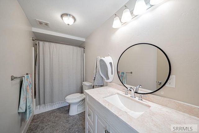 2955 S Central Avenue, Ammon, ID 83402