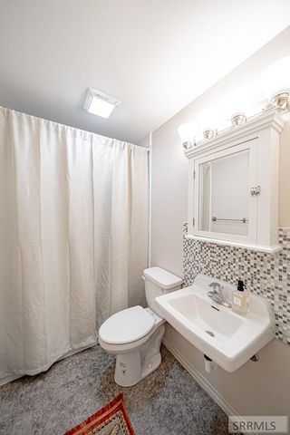 2955 S Central Avenue, Ammon, ID 83402