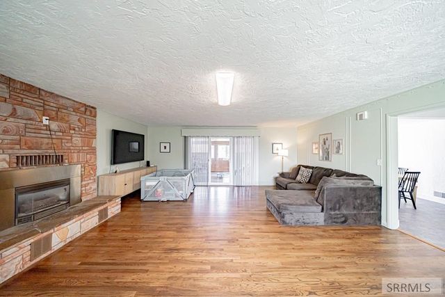 2955 S Central Avenue, Ammon, ID 83402