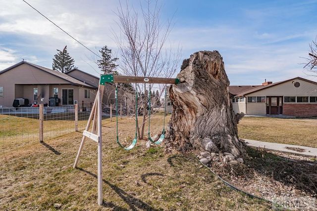 2955 S Central Avenue, Ammon, ID 83402
