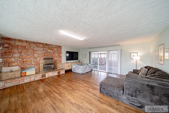 2955 S Central Avenue, Ammon, ID 83402