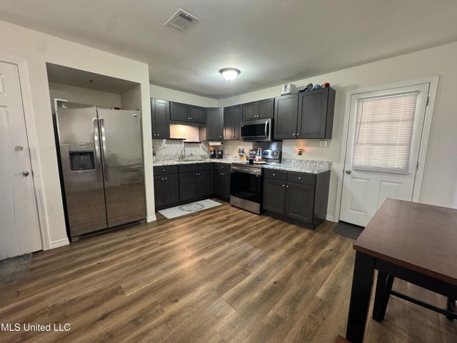 32 Yorkshire Parkway, Gulfport, MS 39503