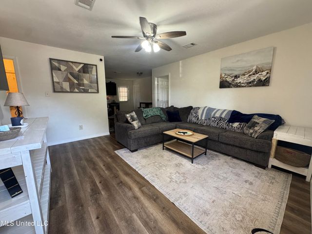32 Yorkshire Parkway, Gulfport, MS 39503
