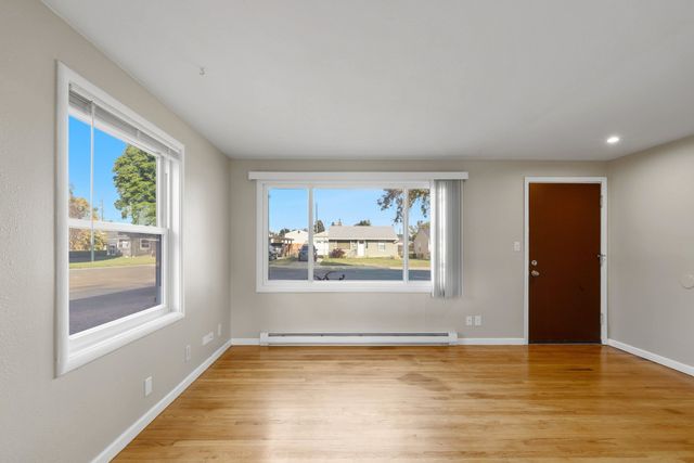 5515 N Cochran St, Spokane, WA 99205
