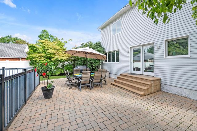 121 Strattford Road, New Hyde Park, NY 11040