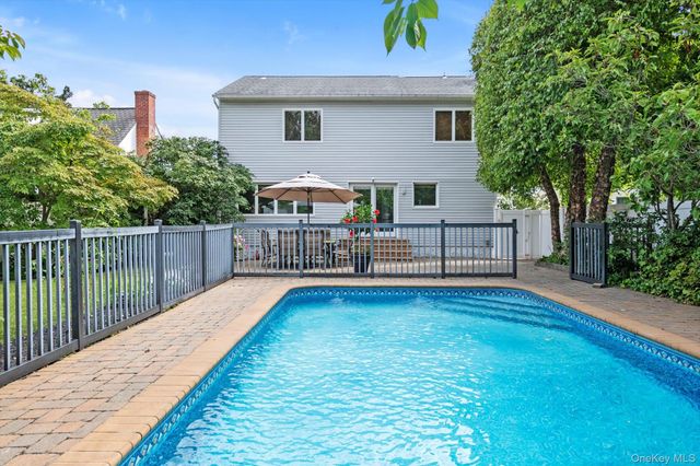121 Strattford Road, New Hyde Park, NY 11040