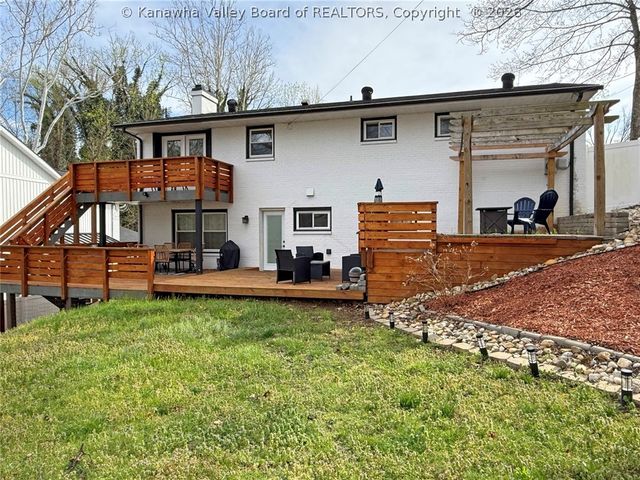 13 Elwood Drive, Huntington, WV 25705