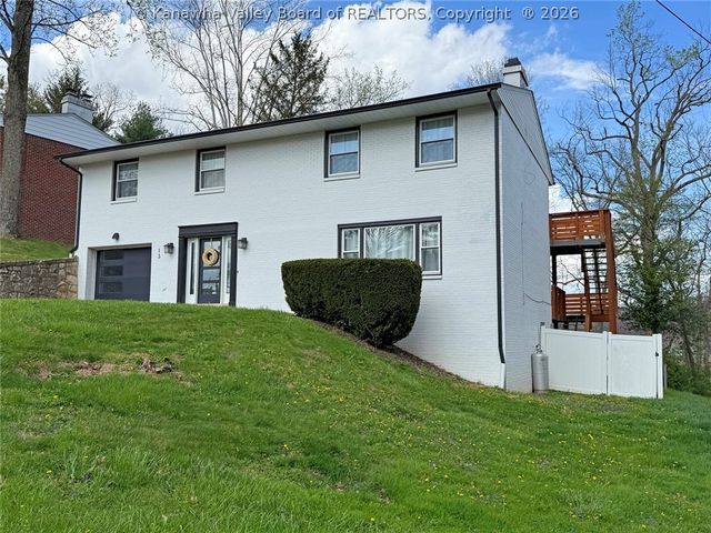 13 Elwood Drive, Huntington, WV 25705