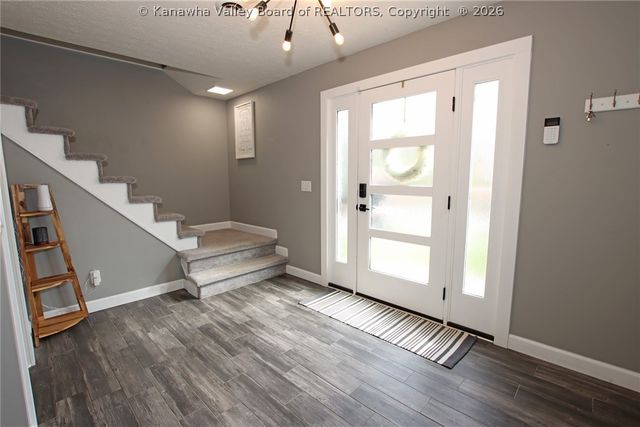 13 Elwood Drive, Huntington, WV 25705