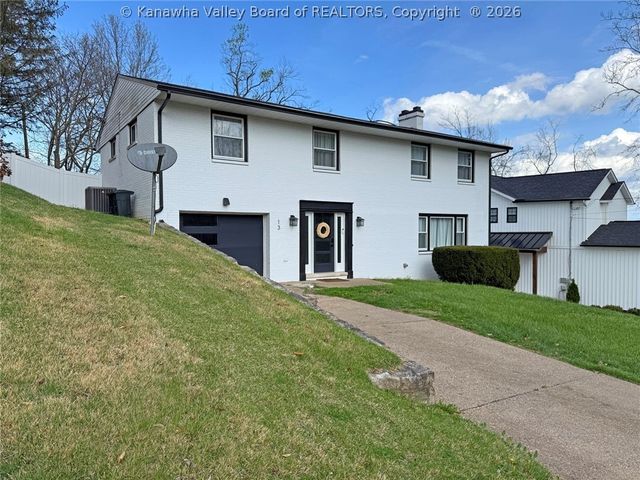 13 Elwood Drive, Huntington, WV 25705