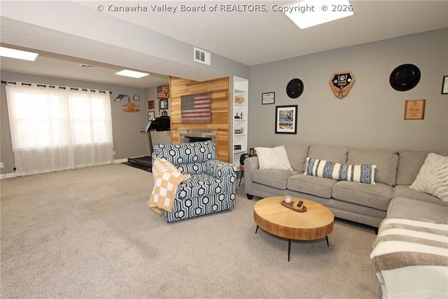 13 Elwood Drive, Huntington, WV 25705
