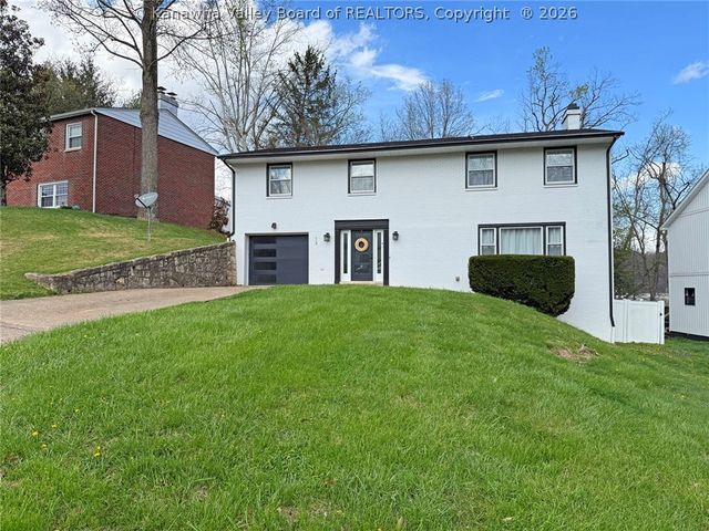 13 Elwood Drive, Huntington, WV 25705