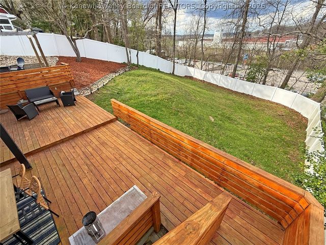 13 Elwood Drive, Huntington, WV 25705