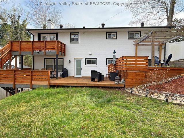 13 Elwood Drive, Huntington, WV 25705