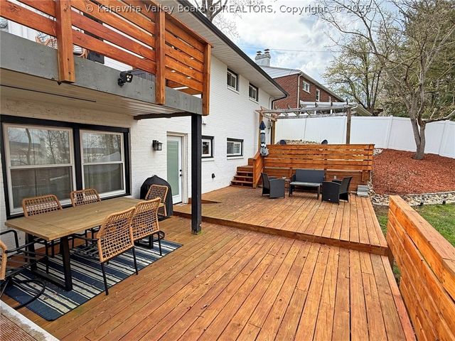 13 Elwood Drive, Huntington, WV 25705