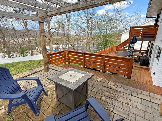 13 Elwood Drive, Huntington, WV 25705