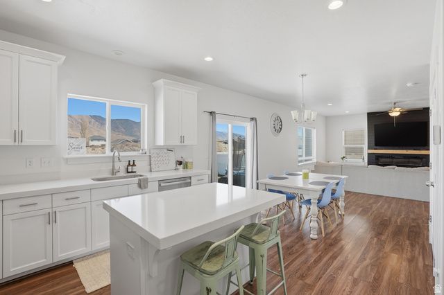 3784 N DORIS LOOP RD, Eagle Mountain, UT 84005