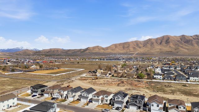 3784 N DORIS LOOP RD, Eagle Mountain, UT 84005