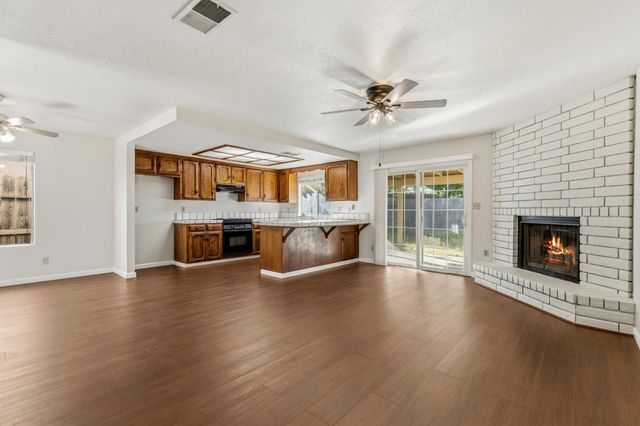 2812 Roswell Way, Ceres, CA 95307